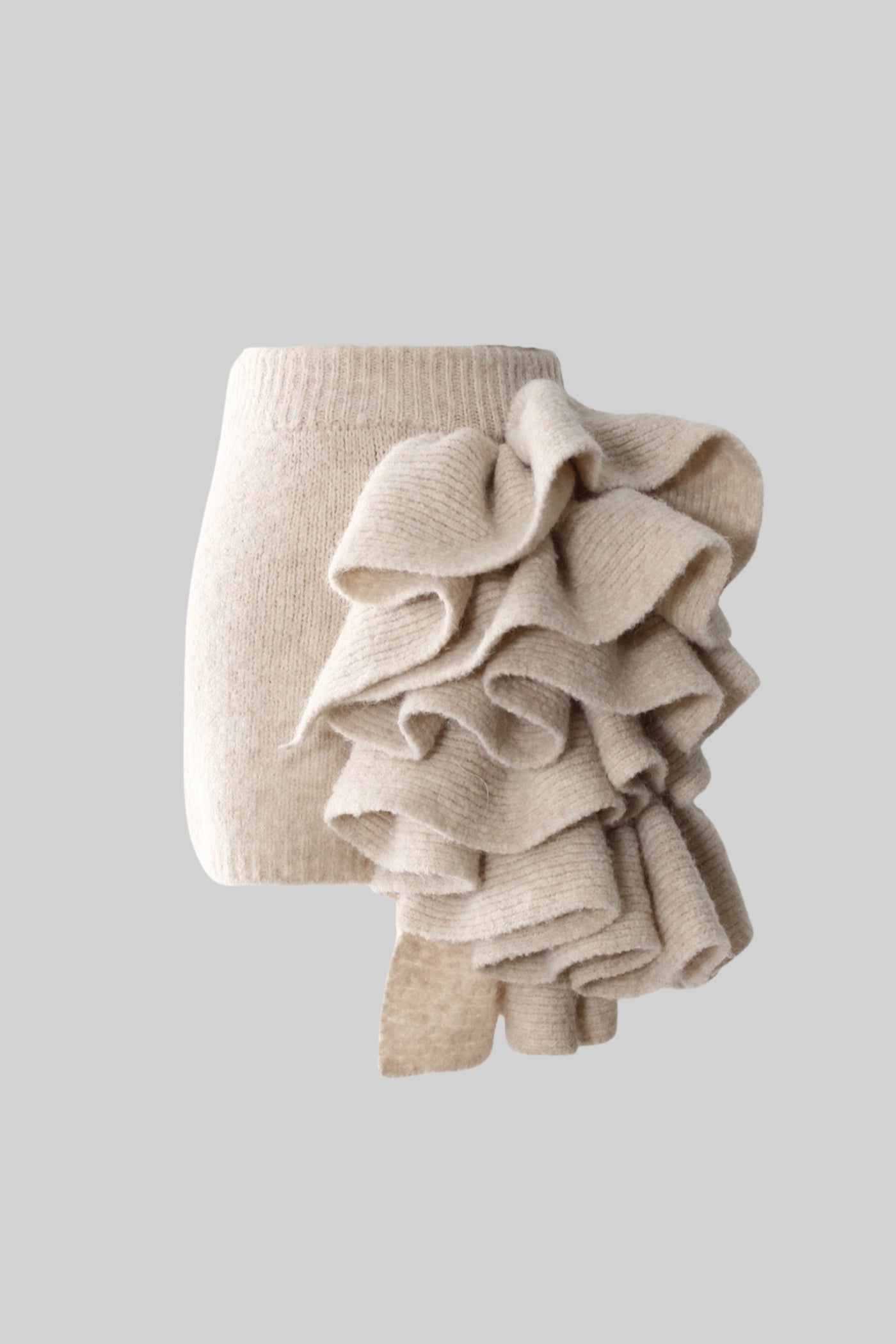 Üç Parçalı Volan Detaylı Triko Takım – Bej