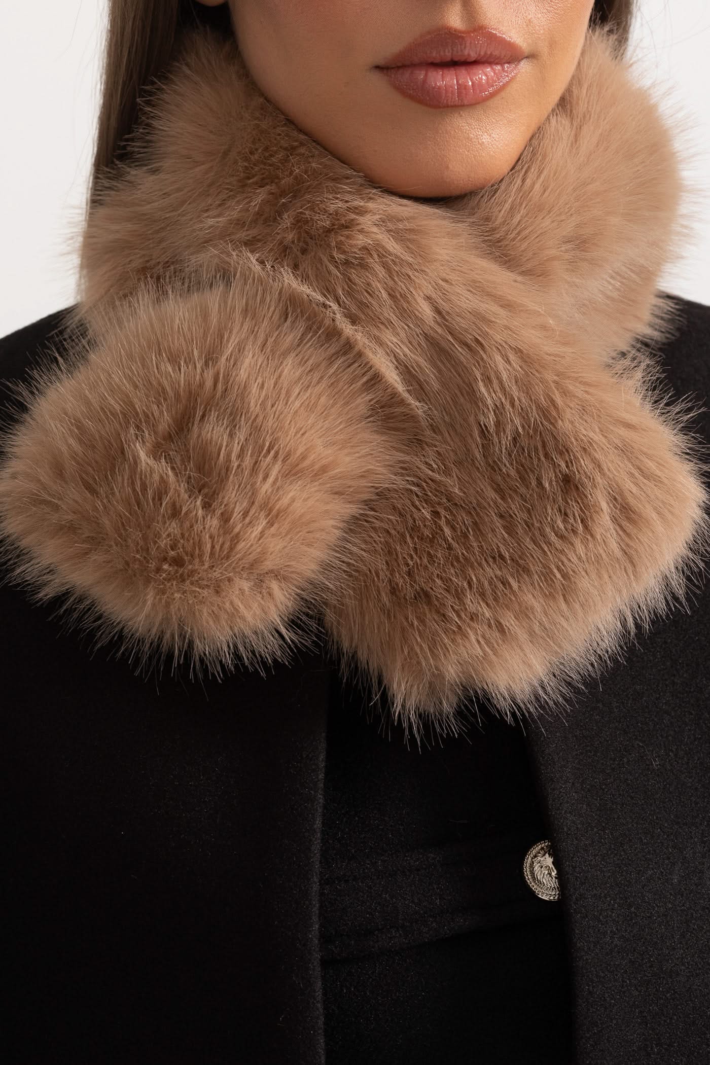 Çıkabilir Pelerinli Çift Düğmeli Kaban – Siyah