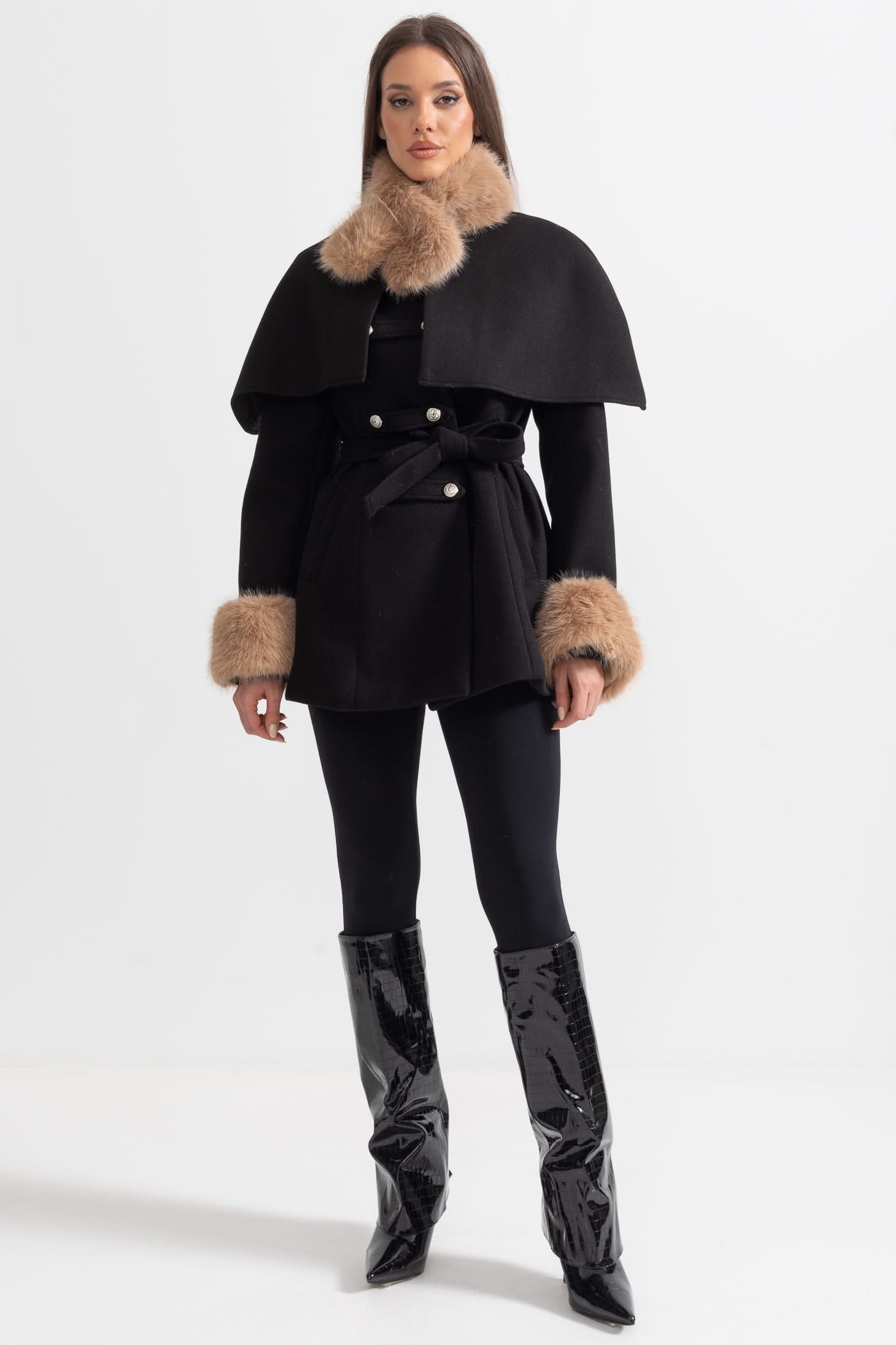 Çıkabilir Pelerinli Çift Düğmeli Kaban – Siyah