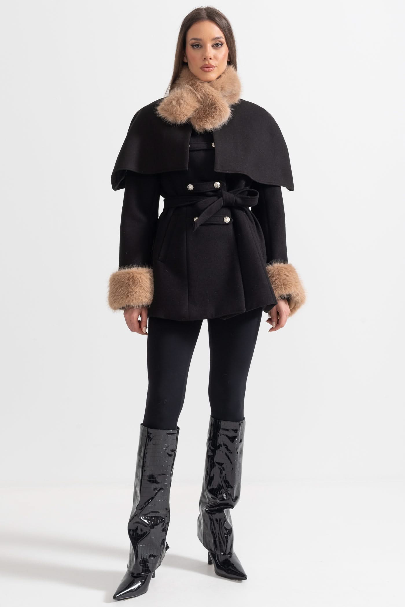 Çıkabilir Pelerinli Çift Düğmeli Kaban – Siyah