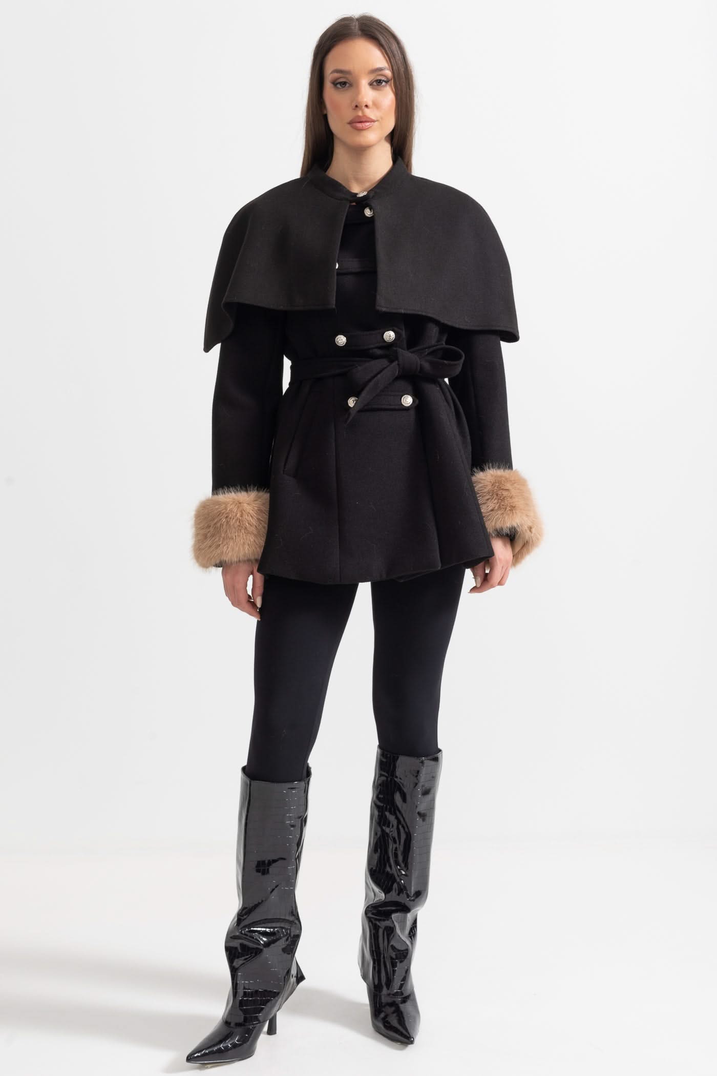 Çıkabilir Pelerinli Çift Düğmeli Kaban – Siyah