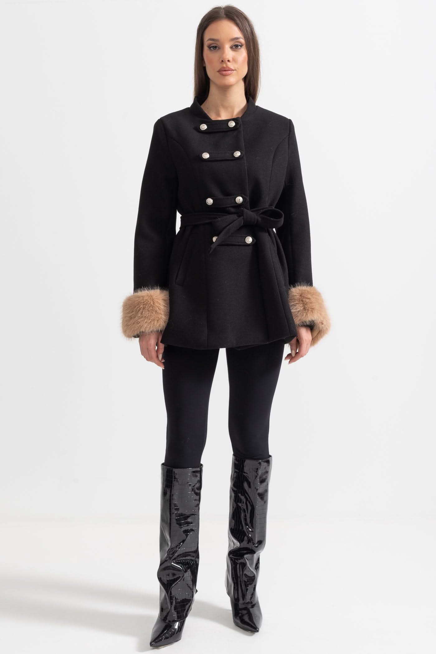 Çıkabilir Pelerinli Çift Düğmeli Kaban – Siyah