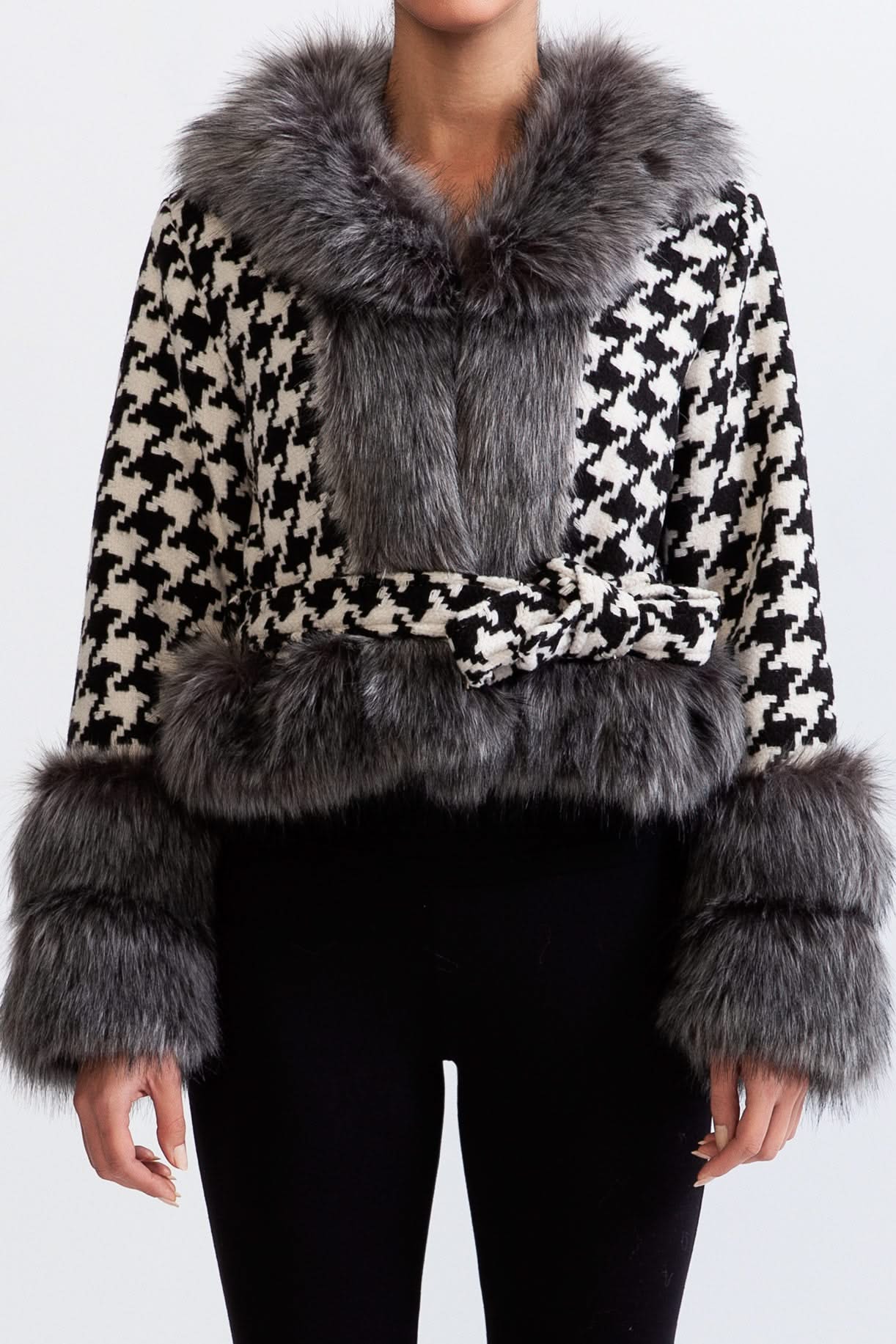 Kürk Detaylı Kazayağı Desenli Yün Kaban