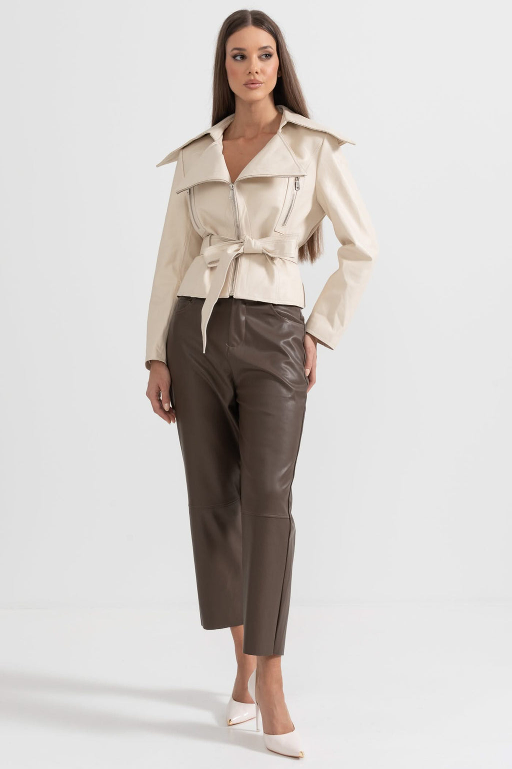 Kemerli Geniş Yakalı Deri Ceket – Fildişi